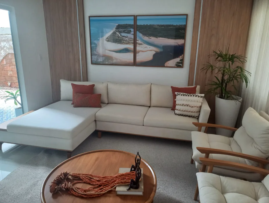 Conjunto de sala com poltronas e sofá higienizados pela LS Lavagem a Seco em Salvador
